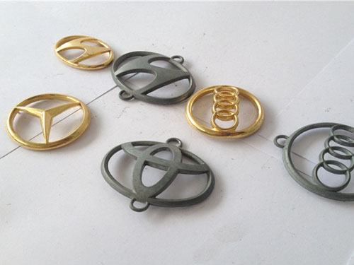 鋅合金汽車標(biāo)志壓鑄件